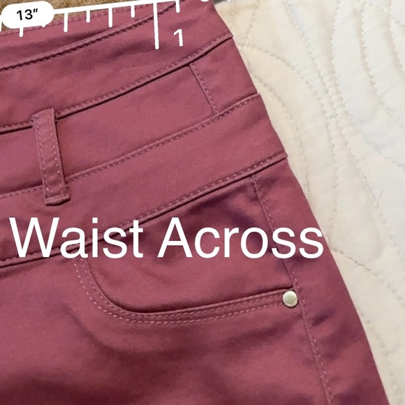 🌹𝐑𝐄𝐅𝐔𝐆𝐄 𝐁𝐄𝐑𝐑𝐘 𝟑-𝐁𝐔𝐓𝐓𝐎𝐍 𝐅𝐑𝐎𝐍𝐓 𝐂𝐔𝐅𝐅 𝐇𝐈-𝐖𝐀𝐈𝐒𝐓 𝐒𝐇𝐎𝐑𝐓𝐒 - Picture 4 of 7